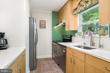 12911 Walnut View Ct, Germantown, MD 20874
