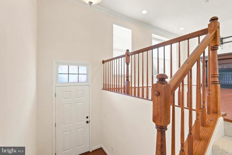 42615 Beckett Ter, Ashburn, VA 20148