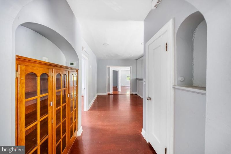 7126 Carroll Ave #1, Takoma Park, MD 20912