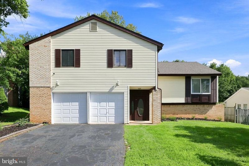 109 Biscayne Ct, Sterling, VA 20164