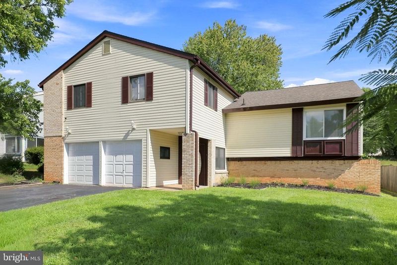 109 Biscayne Ct, Sterling, VA 20164