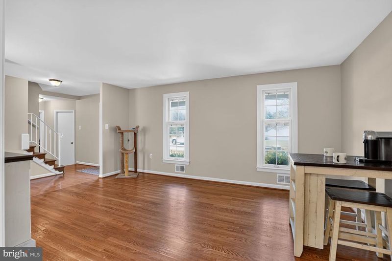 5811 Ottawa Rd, Centreville, VA 20120