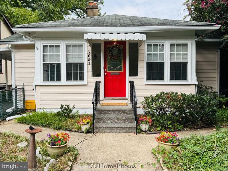 7051 Eastern Ave, Takoma Park, MD 20912