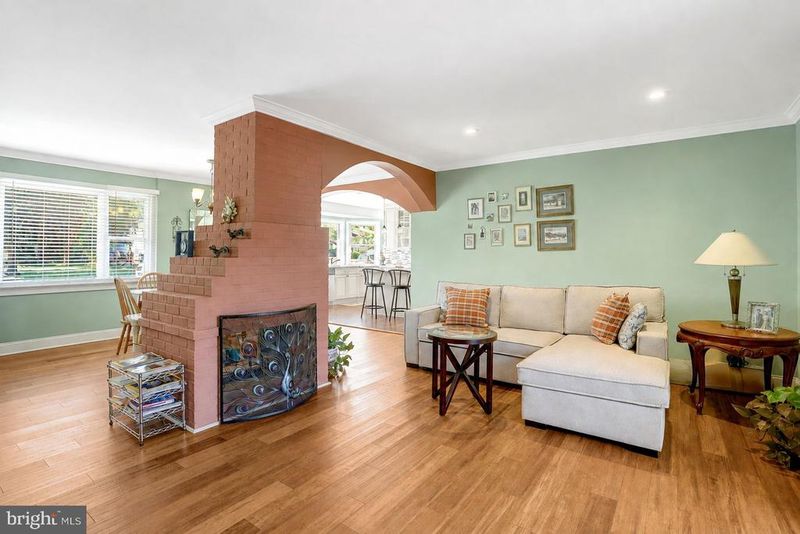 7402 Elgar St, Springfield, VA 22151