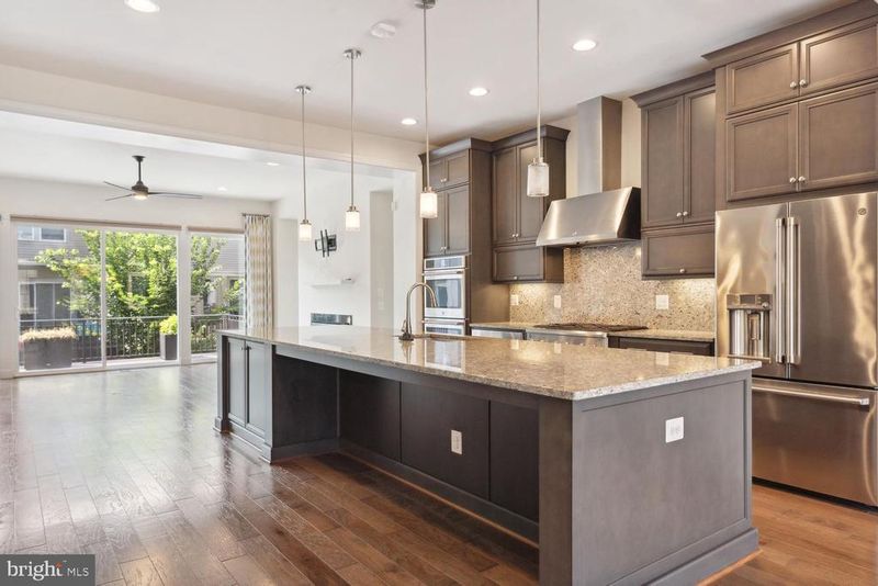 42301 Ashmead Ter, Brambleton, VA 20148