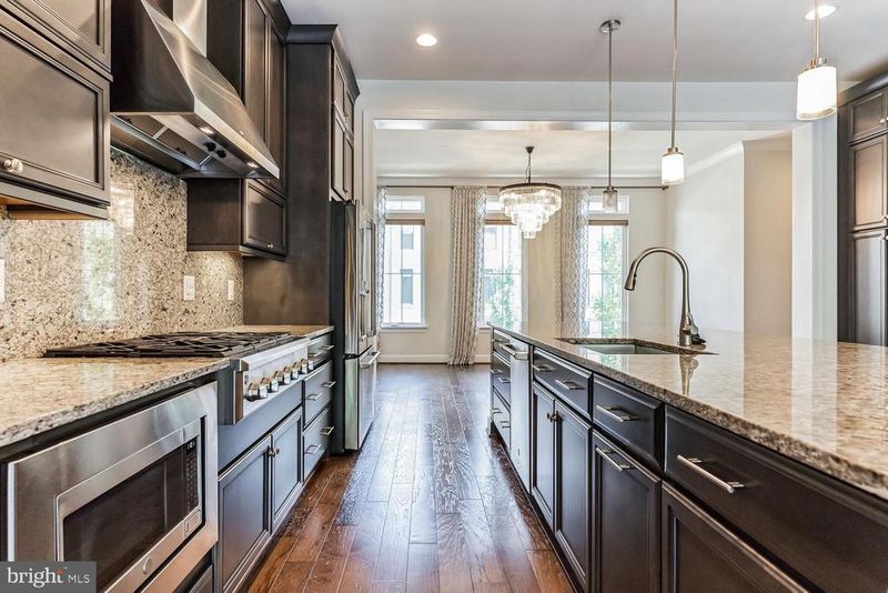 42301 Ashmead Ter, Brambleton, VA 20148