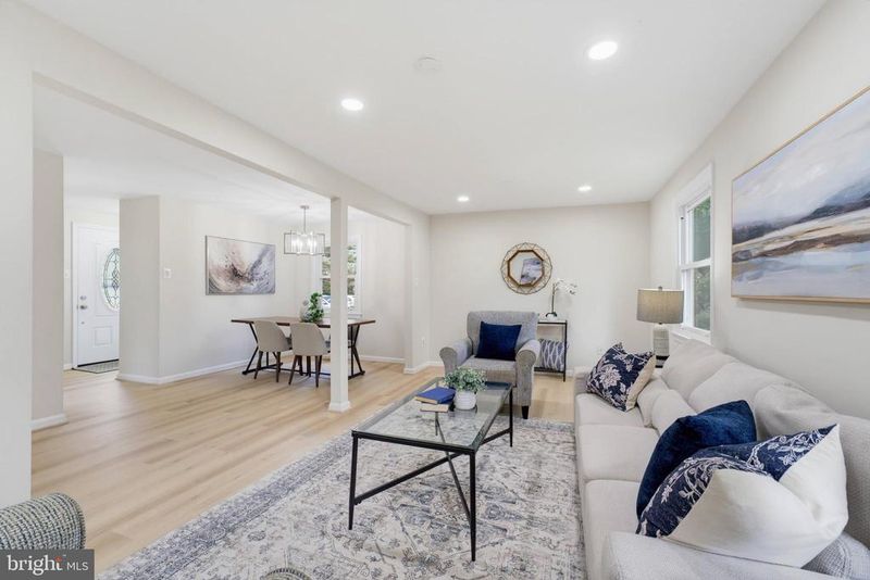 3113 Pebble Hill Ln, Fairfax, VA 22031