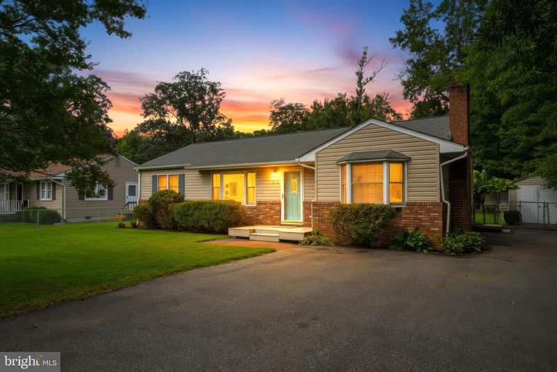 5510 Dartmouth St, Churchton, MD 20733