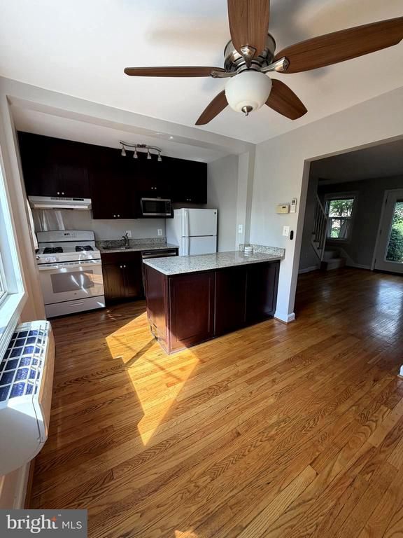 422 Earl St, Alexandria, VA 22314