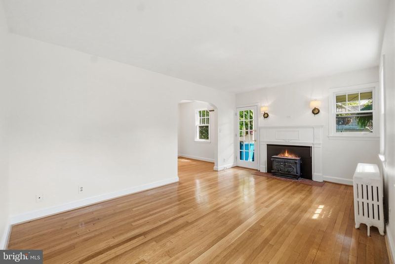 4209 30th St, Mount Rainier, MD 20712