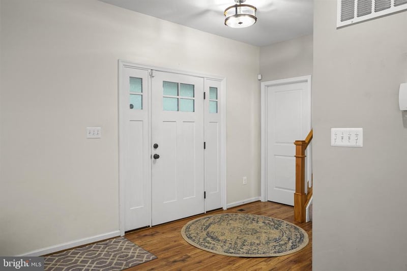 11337 Russell Rd, Hillsboro, VA 20132