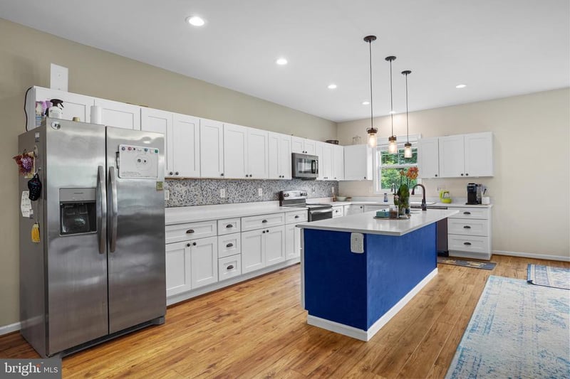 11337 Russell Rd, Hillsboro, VA 20132