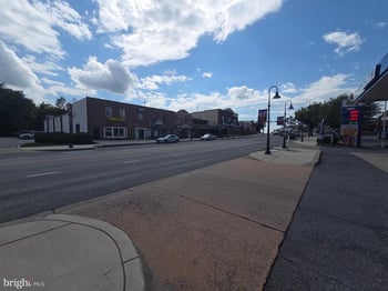 9863 Main St #3, Damascus, MD 20872