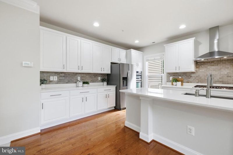 11808 Mango Ln, North Potomac, MD 20878