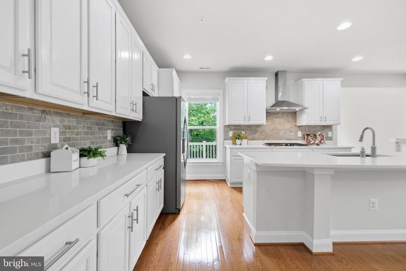 11808 Mango Ln, North Potomac, MD 20878
