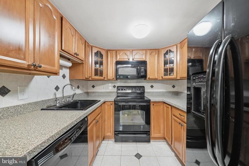 19100 Aldenham Ct, Germantown, MD 20876