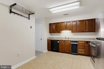 5139 Dudley Ln #48, Bethesda, MD 20814