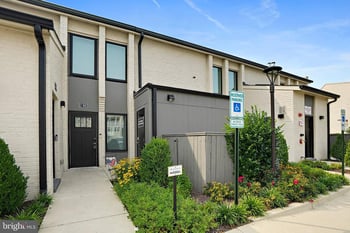 19510 Village Walk Dr #2-102, Montgomery Village, MD 20886