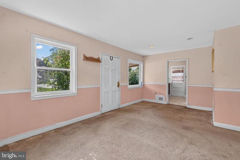 2934 Johnson Rd, Falls Church, VA 22042