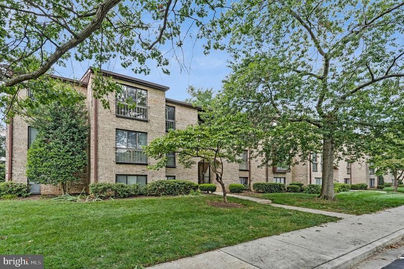 2074 Royal Fern Ct #33/22B, Reston, VA 20191