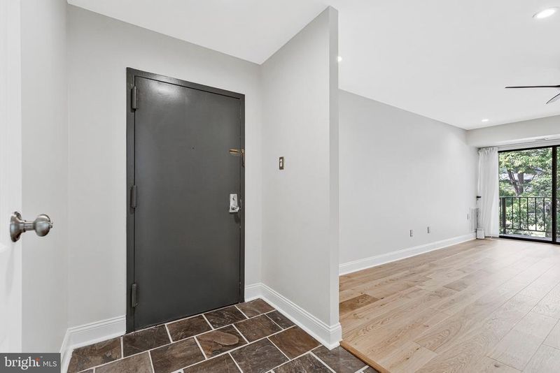 2074 Royal Fern Ct #33/22B, Reston, VA 20191