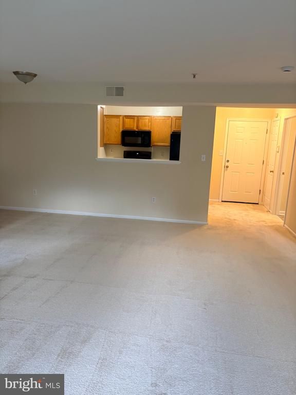 14100 Farnsworth Ln #2104, Upper Marlboro, MD 20772