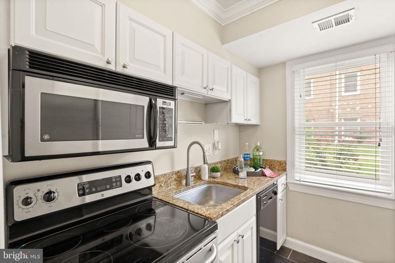 718 S Washington St #101, Alexandria, VA 22314
