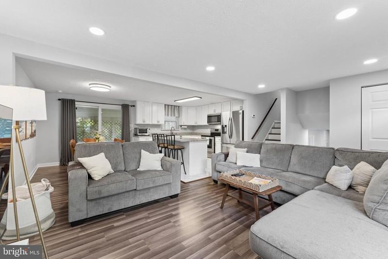 903 Castlewood Dr, Upper Marlboro, MD 20774