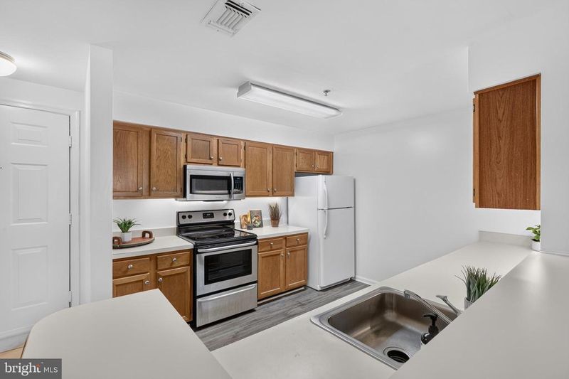 1100 Quaker Hill Dr #326, Alexandria, VA 22314