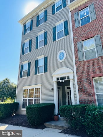 262 Fountain Green Ln #200, Gaithersburg, MD 20878