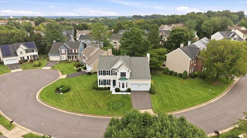 46610 Kingschase Ct, Sterling, VA 20165