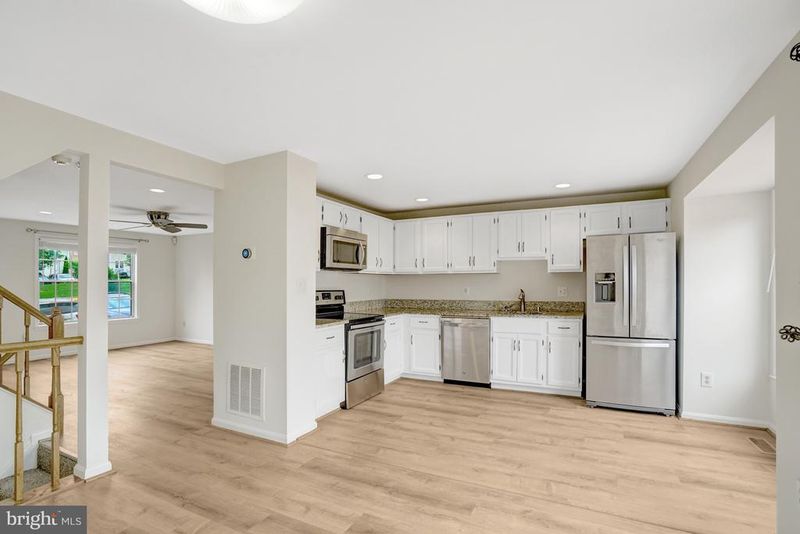 6569 Rundale Ct, Alexandria, VA 22315