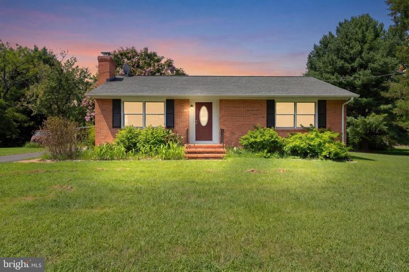 28 Manse Rd, Fredericksburg, VA 22406
