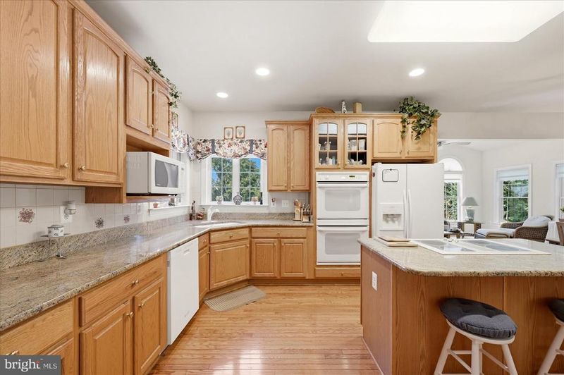 45539 Lakeside Dr, Sterling, VA 20165