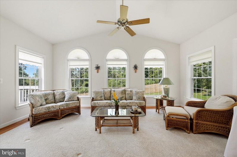 45539 Lakeside Dr, Sterling, VA 20165