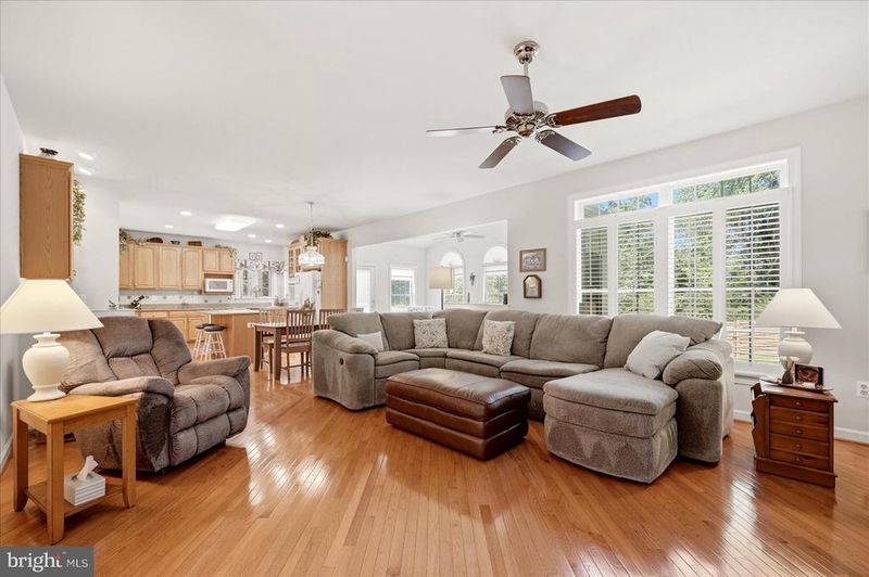 45539 Lakeside Dr, Sterling, VA 20165