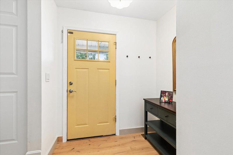 1055 Sun Valley Dr, Annapolis, MD 21409