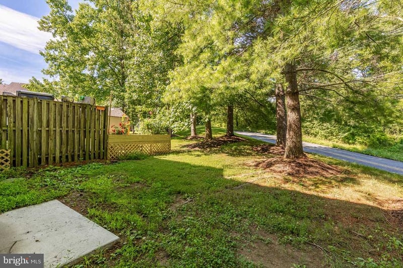 20252 Red Buckeye Ct, Germantown, MD 20876