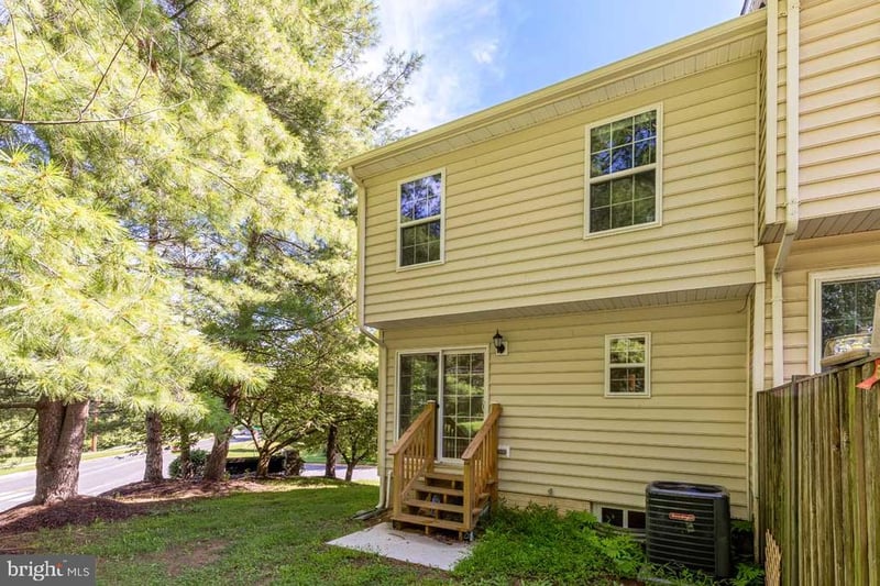 20252 Red Buckeye Ct, Germantown, MD 20876