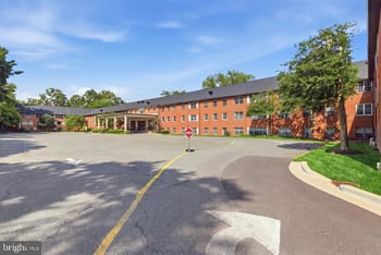 5301 Westbard Cir #343, Bethesda, MD 20816