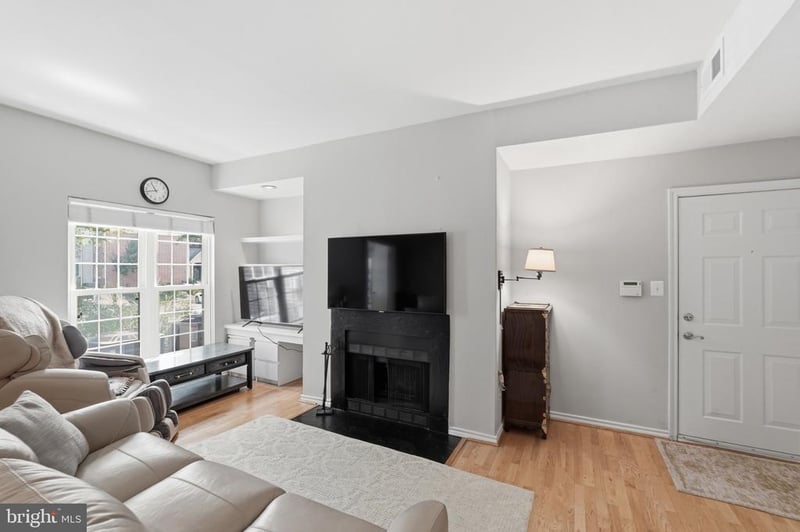 12158 Penderview Ln #1704, Fairfax, VA 22033