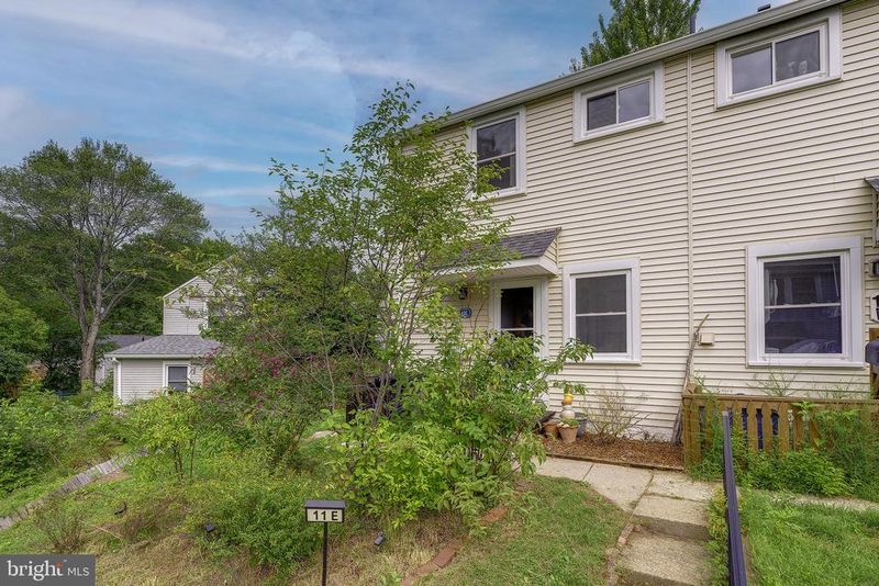 11 Hillside Rd, Greenbelt, MD 20770