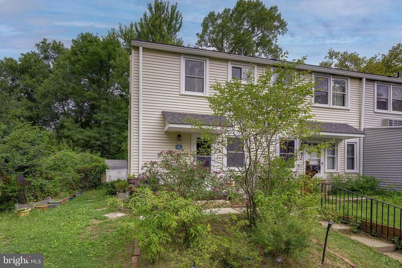 11 Hillside Rd, Greenbelt, MD 20770