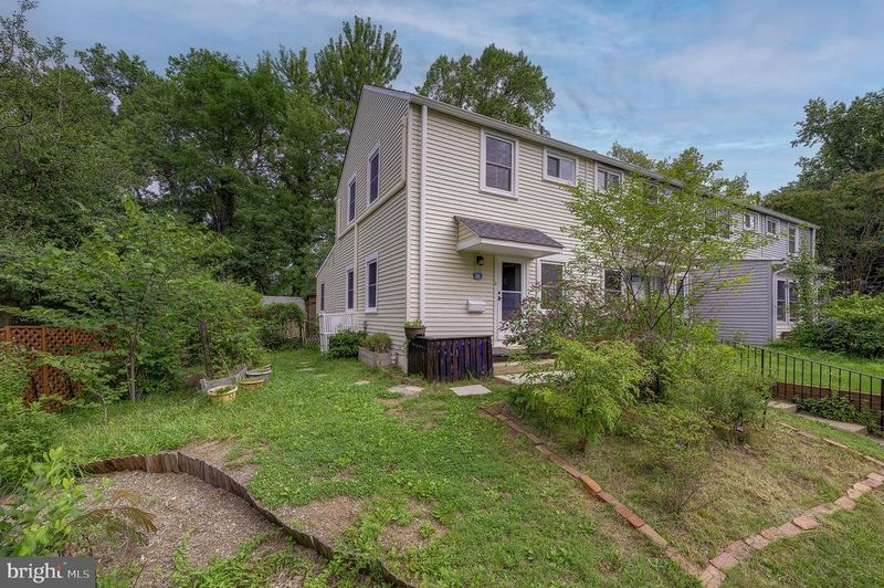 11 Hillside Rd, Greenbelt, MD 20770