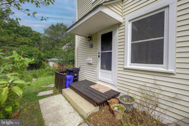 11 Hillside Rd, Greenbelt, MD 20770