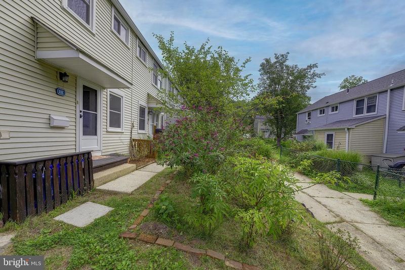 11 Hillside Rd, Greenbelt, MD 20770