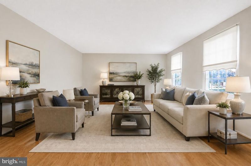 9703 Water Oak Dr, Fairfax, VA 22031