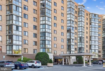 3310 N Leisure World Blvd #124, Silver Spring, MD 20906