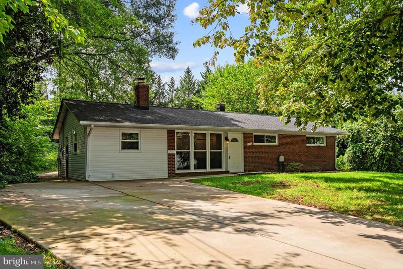 6216 Climbhill Rd, Alexandria, VA 22310