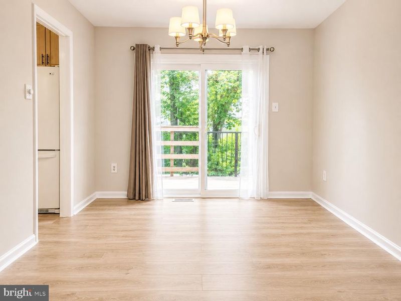 8425 Blevins Way Ct, Vienna, VA 22182